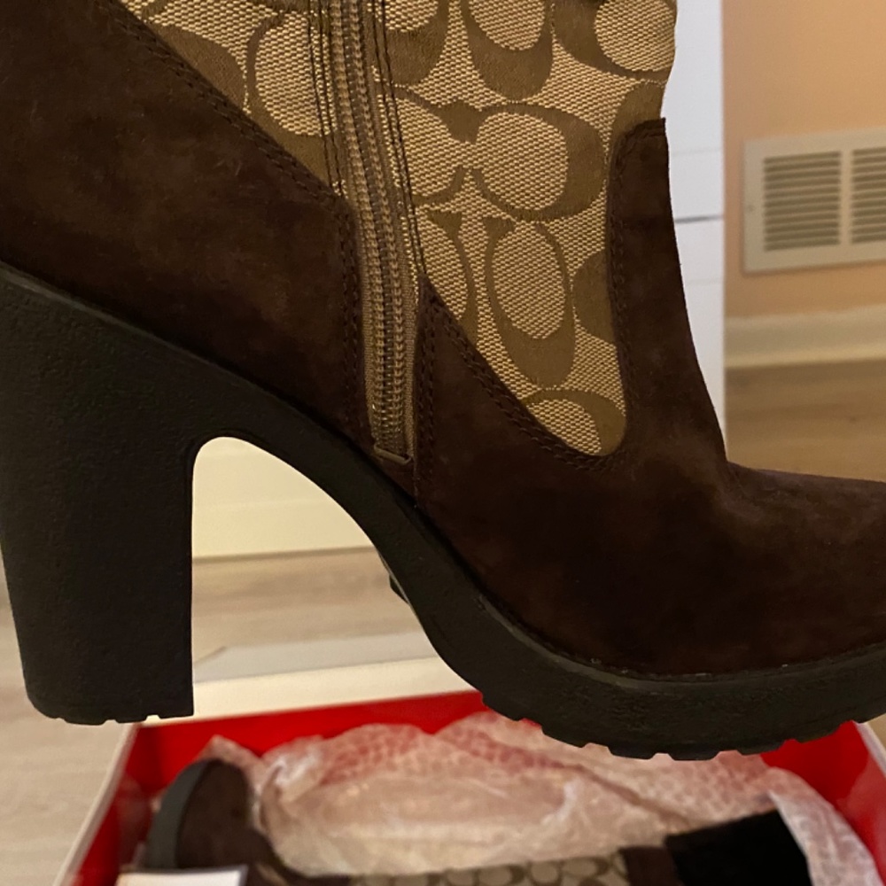 Coach Tall Brown Winter Boots - Picture 6 of 6